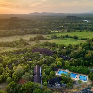 green-paradise-resort.kandyhotelsnow.com/